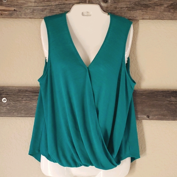 Universal Thread Sleevless V-neck Wrap Top Grn - Picture 1 of 7